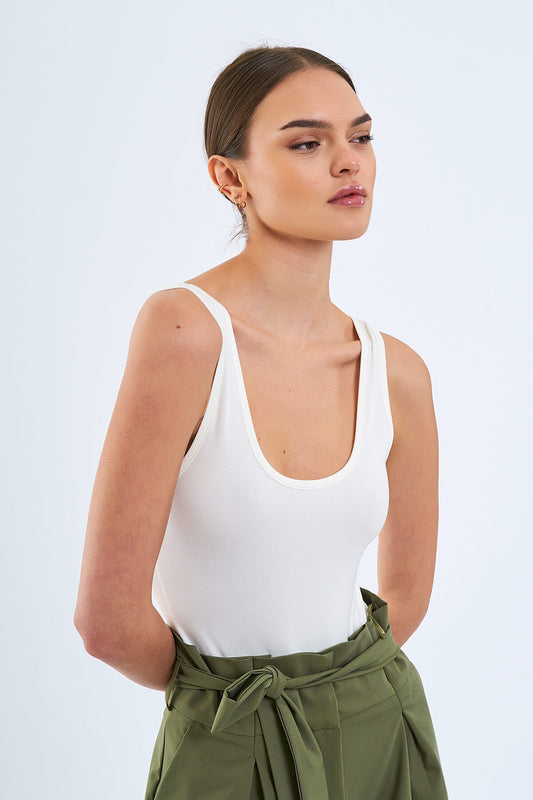 Noir Essential Scoop Neck Bodysuit – Ecru