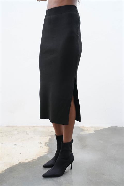 Reina Cut-Out Midi Dress – Black